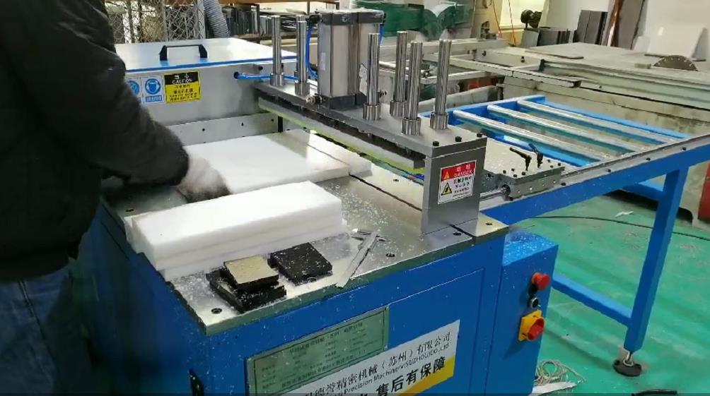 一款非常適合切割塑料PVC的型材切割機(jī)，滿足用戶需求